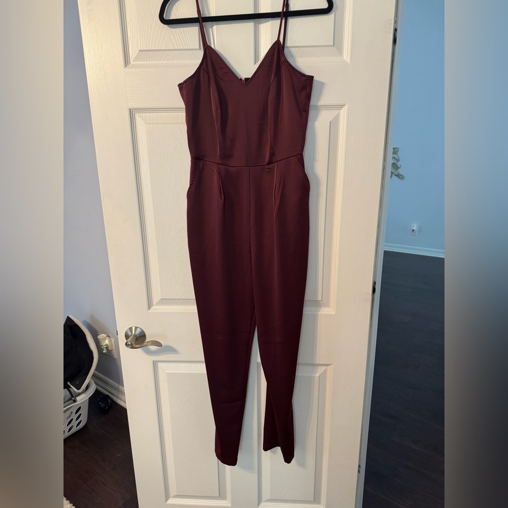 NWOT LuLu’s Small Maroon Jumpsuit.